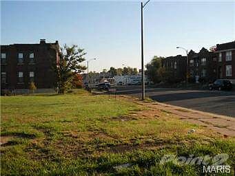 4th image of 8129 S Broadway