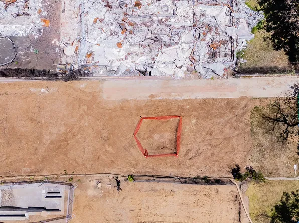 1055 Hartzell St, Pacific Palisades, CA 90272