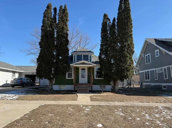 511 Arizona Ave SW, Orange City, IA 51041