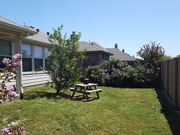 5th image of 524 Hummingbird Dr