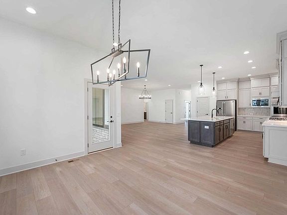 The Yellowood - Dining