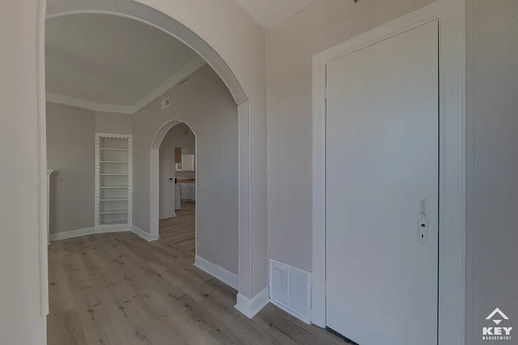 2 bed, 1.5 bath, 850 sqft, $1,145 — Photo 2