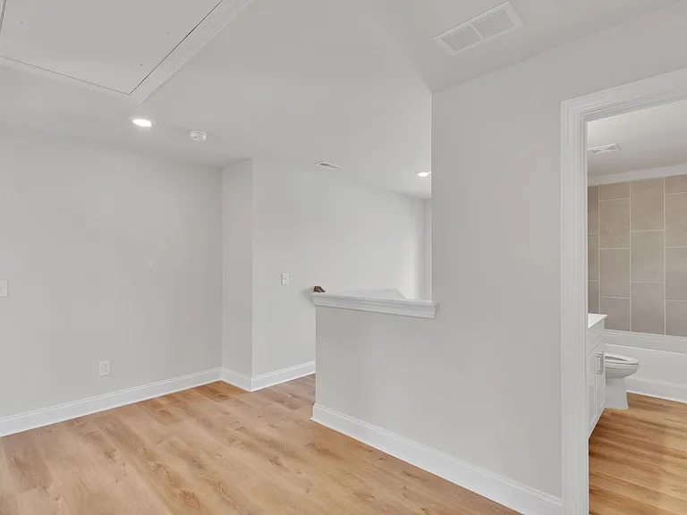726 Lithia Inn Rd — Photo 33