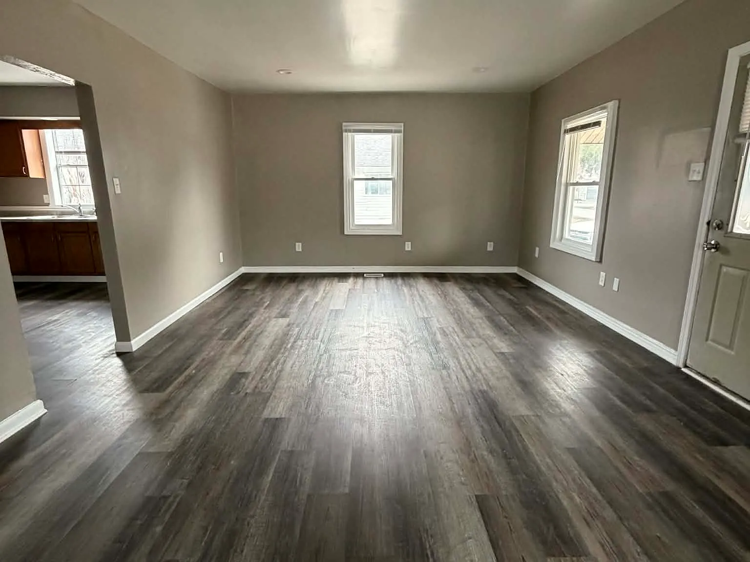 2 bed, 1890 sqft, $1,300 — Photo 4
