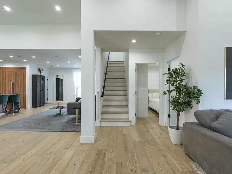 3552 Federal Ave — Photo 16