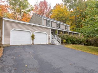 10 Forest Bend Dr, Gorham, ME 04038