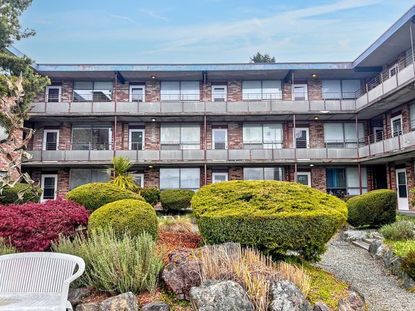211 Shore Dr APT 304