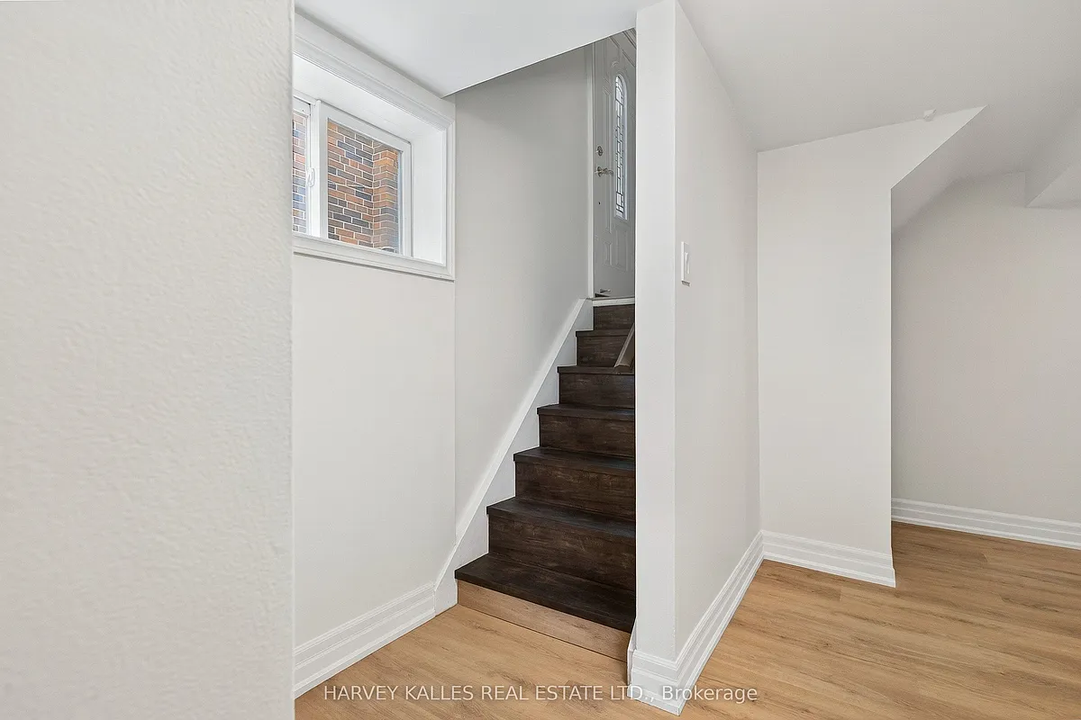 Building Photo - 67 Robinglade Dr #BASEMENT