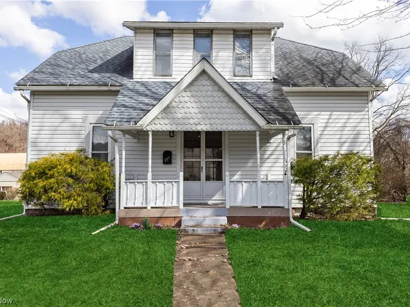 2822 Charles St, Wellsburg, WV 26070