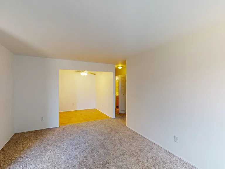 Outer Drive Manor Apartments — Photo 9