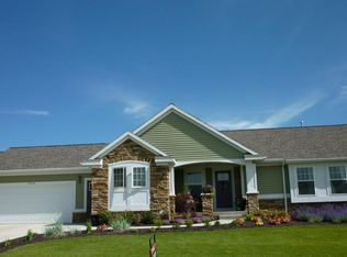 7314 Valhalla Dr, Hudsonville, MI 49426