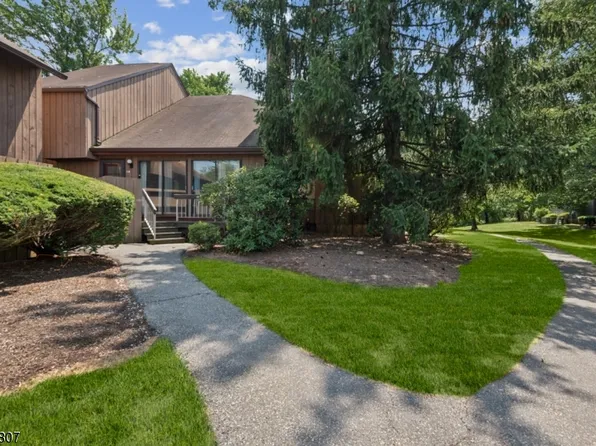 124 Bluebird Dr #1D, Hillsborough Twp., NJ 08844