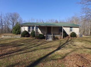 65 Hooper Ln, Waverly, TN 37185