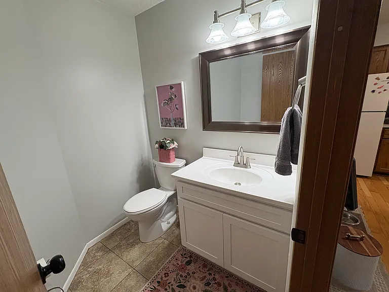 686 Plainfield Ct #1 — Photo 4