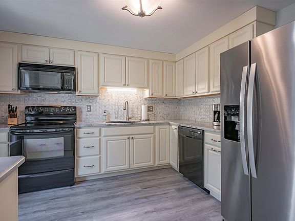 2nd image of 8 Veterans Road Unit 8