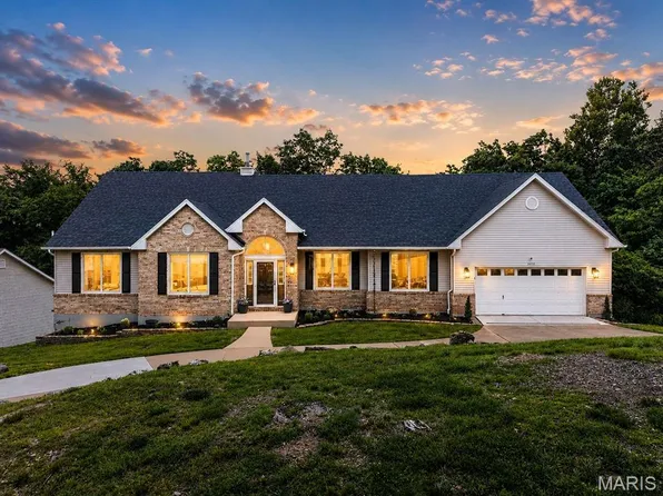 5032 Oak Bluff Dr, High Ridge, MO 63049