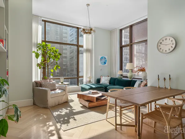 215 East 19th Street 2B image 2 of 19