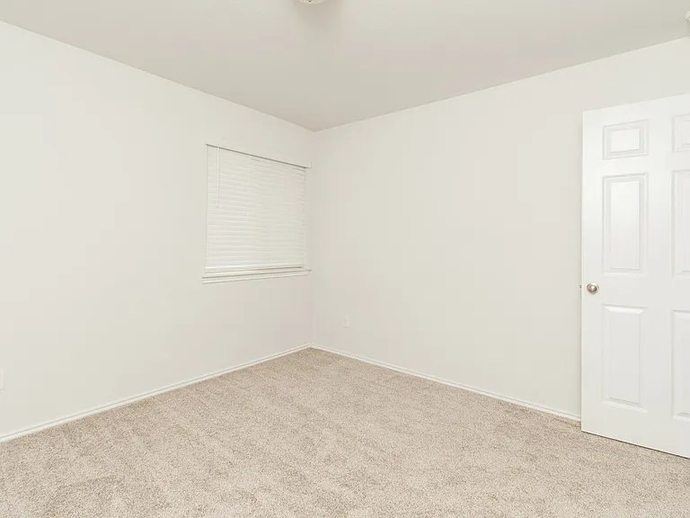 9019 Stonehollow Dr — Photo 17