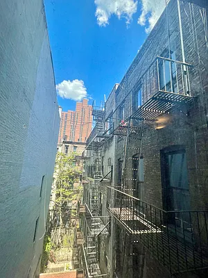 Rented by Compass | media 12