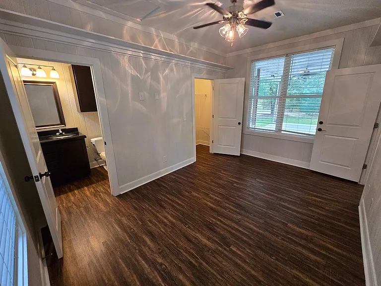 5424 Raymond Stotzer Pkwy — Photo 8