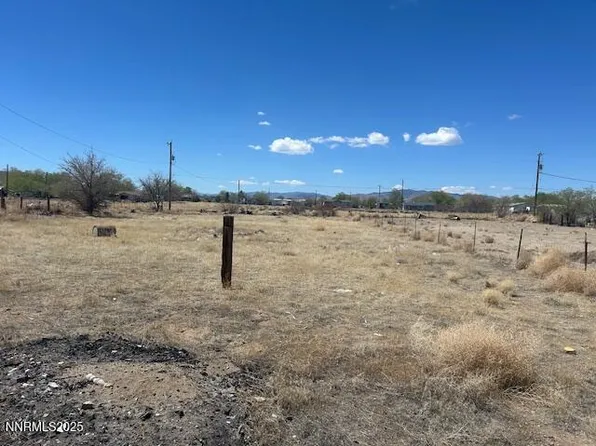 3845 Elm St, Silver Springs, NV 89429