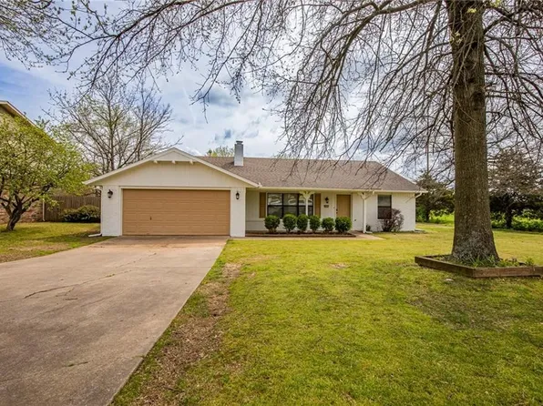 5315 Walden St, Lowell, AR 72745