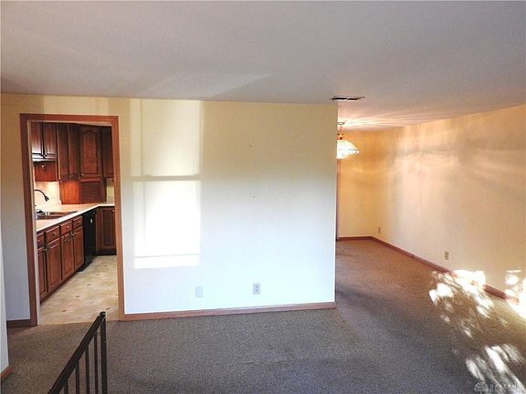 3rd image of 219 Wilksford Ct