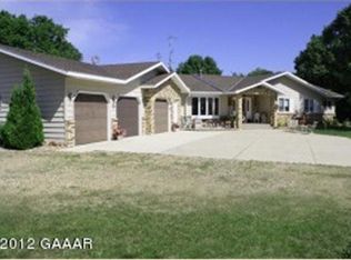 9659 Twin Point Cir SW, Alexandria, MN 56308