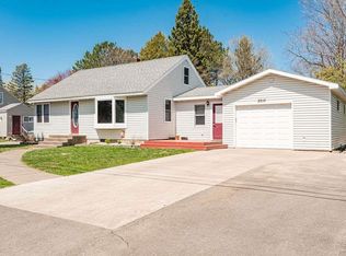 2515 Harvey St, Duluth, MN 55811