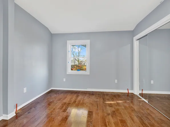 14-29 Pearl Street image 9 of 13