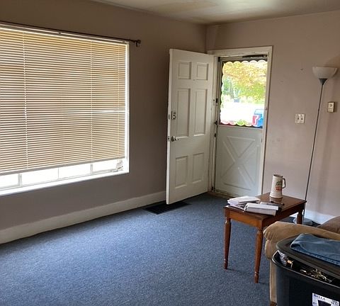 3rd image of 932 E Millcreek Way S
