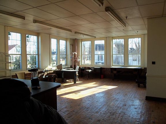 3rd image of 83 Euclid Ave