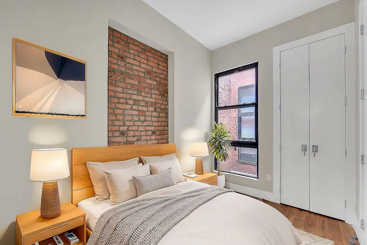 320 Street Nicholas's Avenue — Photo 2