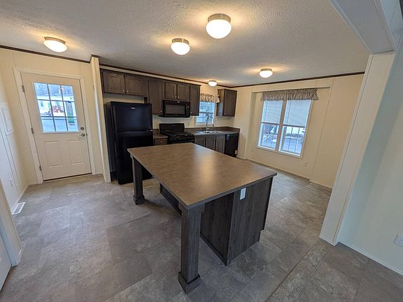 3rd image of 1942 Central Ave #36