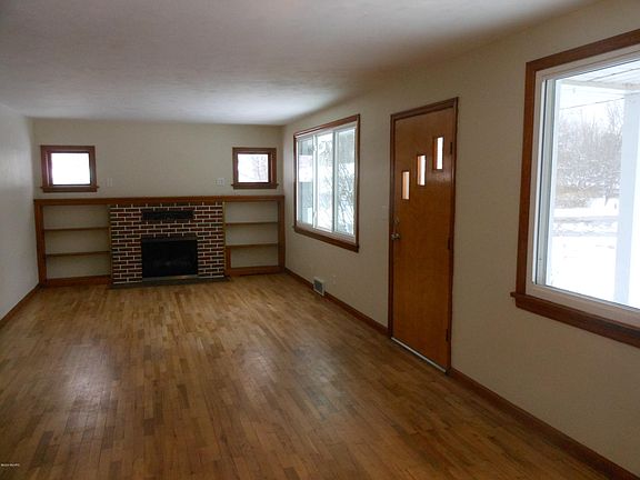 5th image of 330 Park Ave