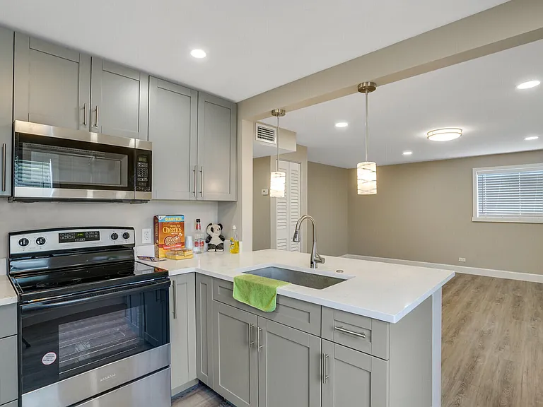 1225 W 10th St #B — Photo 7
