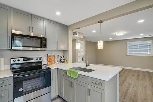 1225 W 10th St #B - More