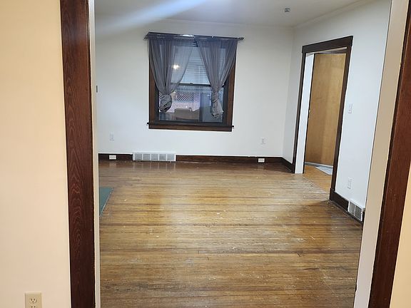 2nd image of 1111 Progress St