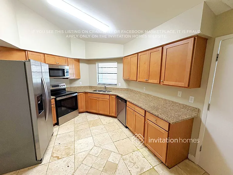 1617 Carter Oaks Dr — Photo 4