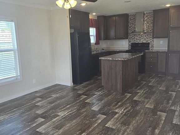 4th image of 202 Flamingo Avenue