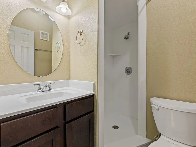 Stone Hill Apartments — Photo 29