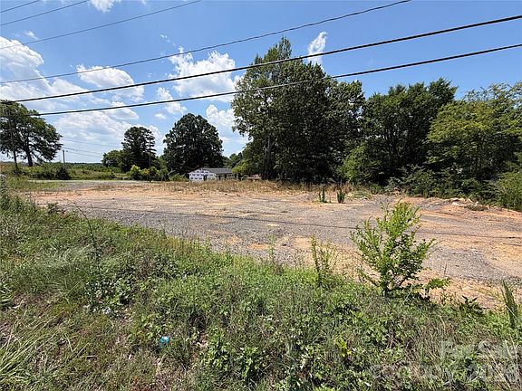 2nd image of 2990 Dale Earnhardt Blvd