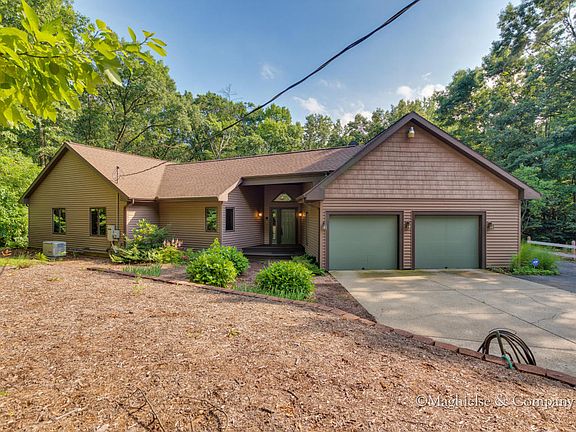 5th image of 8260 Bush Dr NE