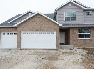 932 John St, Bensenville, IL 60106