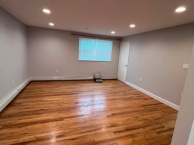 340 Maple St #2 — Photo 23
