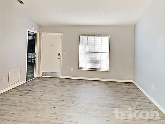 3rd image of 1778 Hazelton Ave