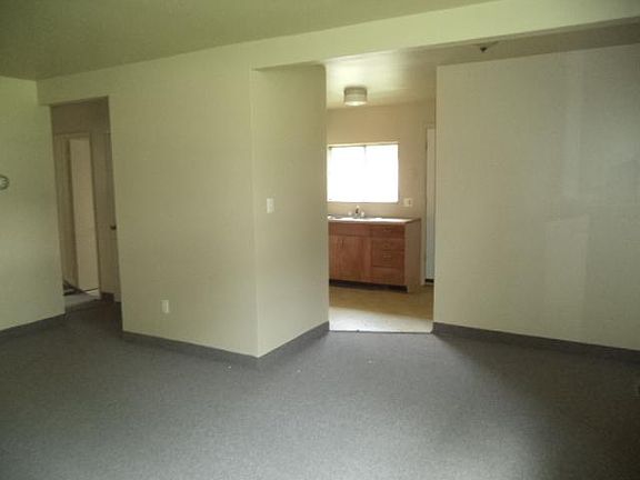 3rd image of 3016 1/2 Northgate Ave