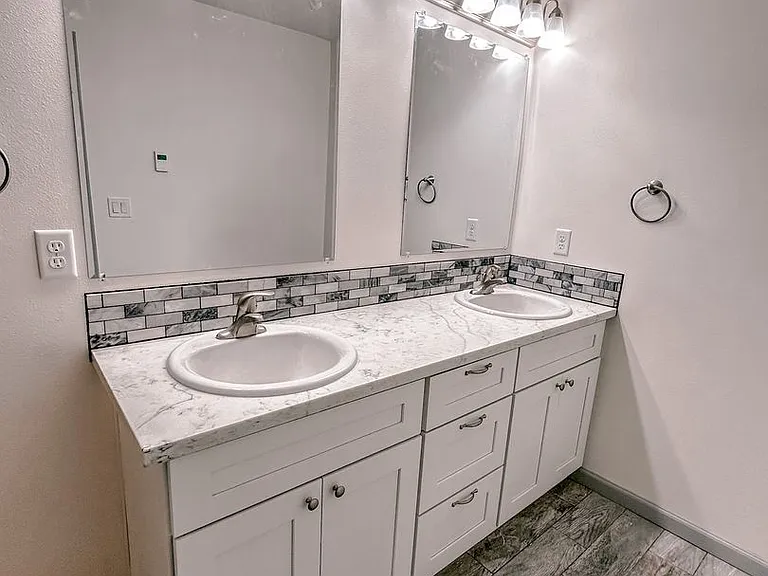 **Spring Special- $400 Off First Months Rent** 3 Bedroom Duplex In Veneta — Photo 9