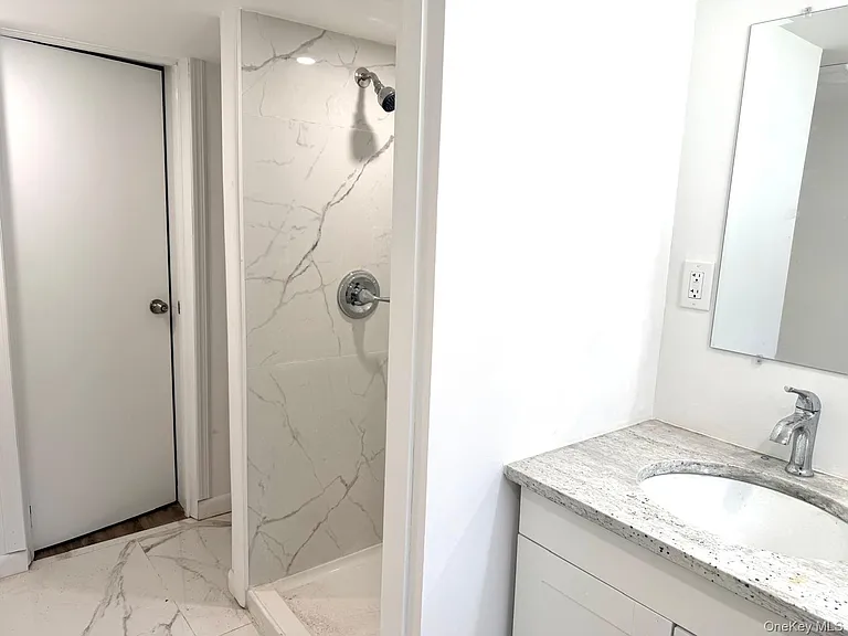 65 Florida Ave — Photo 14