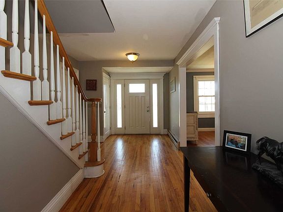 5th image of 71 Wexford Dr